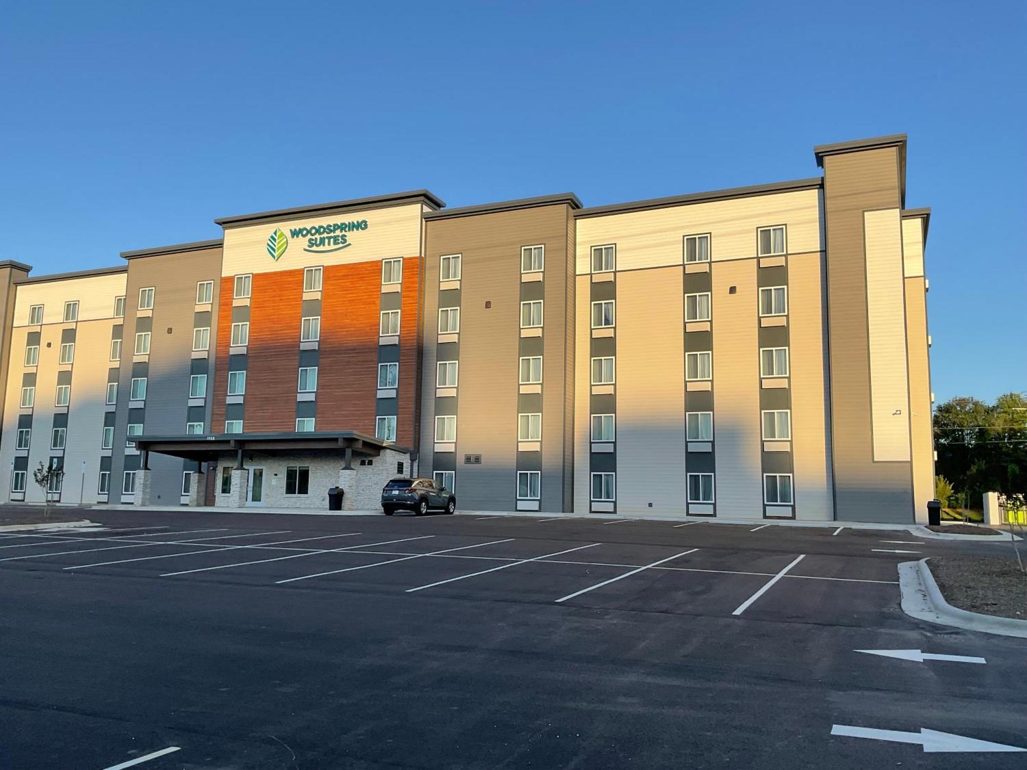 Woodspring Suites Winston-Salem Near Hanes Mall Exterior photo